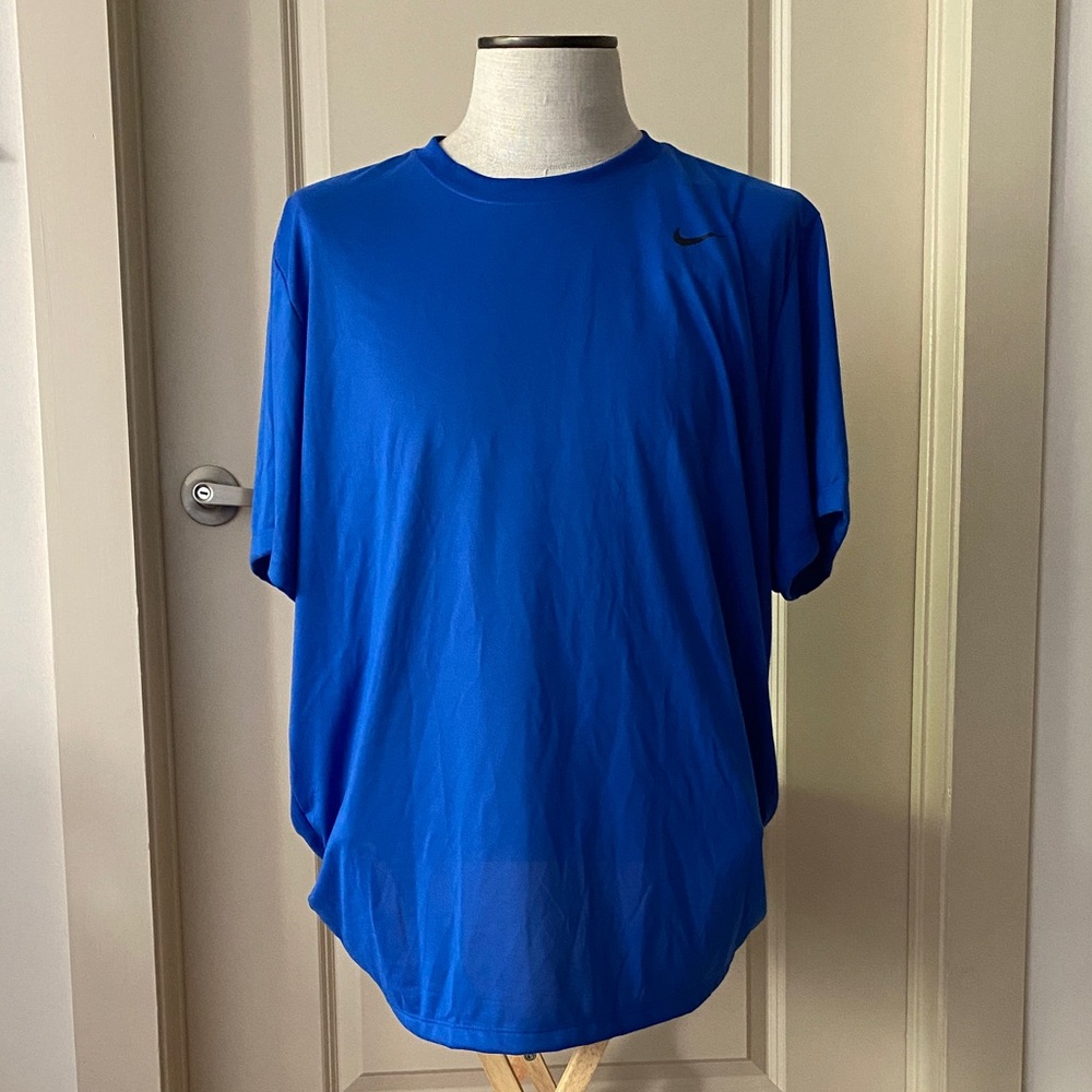 Nike Dri-FIT Sweat-Wicking Sports / Training / Workout T-shirt in Blue